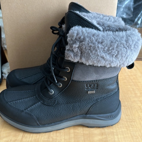 Ugg Women’s Adidonrack lll Snow Boot. - Picture 3 of 7